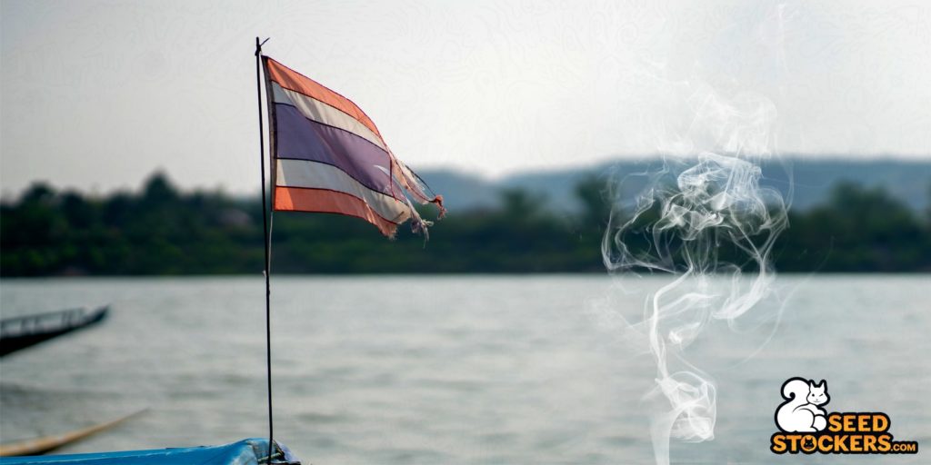 bandera-tailandia-humo